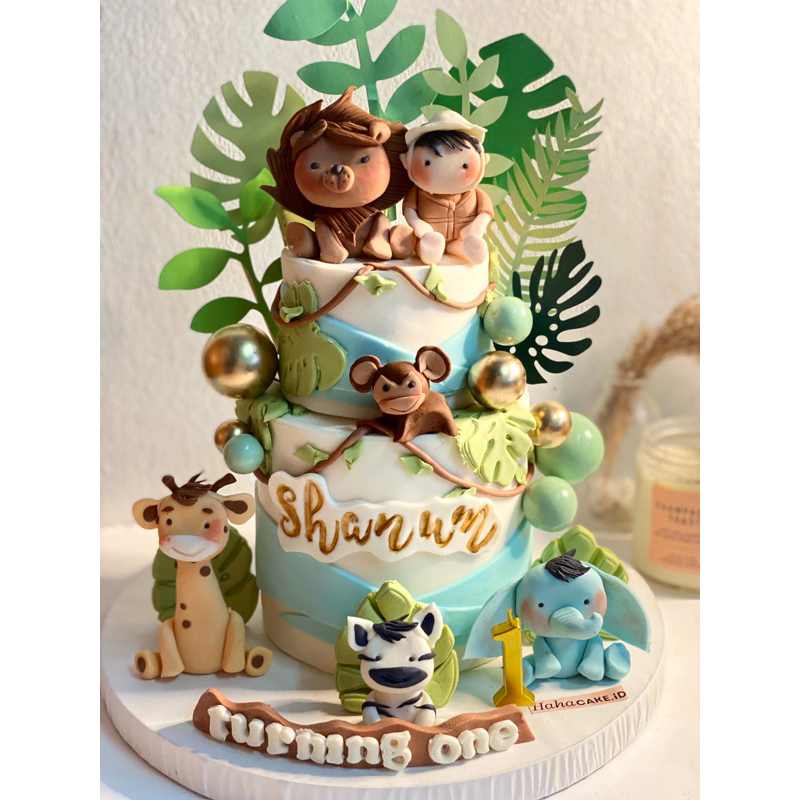 

animal cake/kue ulang tahun anak tema animal/2 tingkat kue ulang tahun custom anak tema animal/custom animal cake