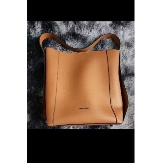 preloved / tas / branded / hush puppies