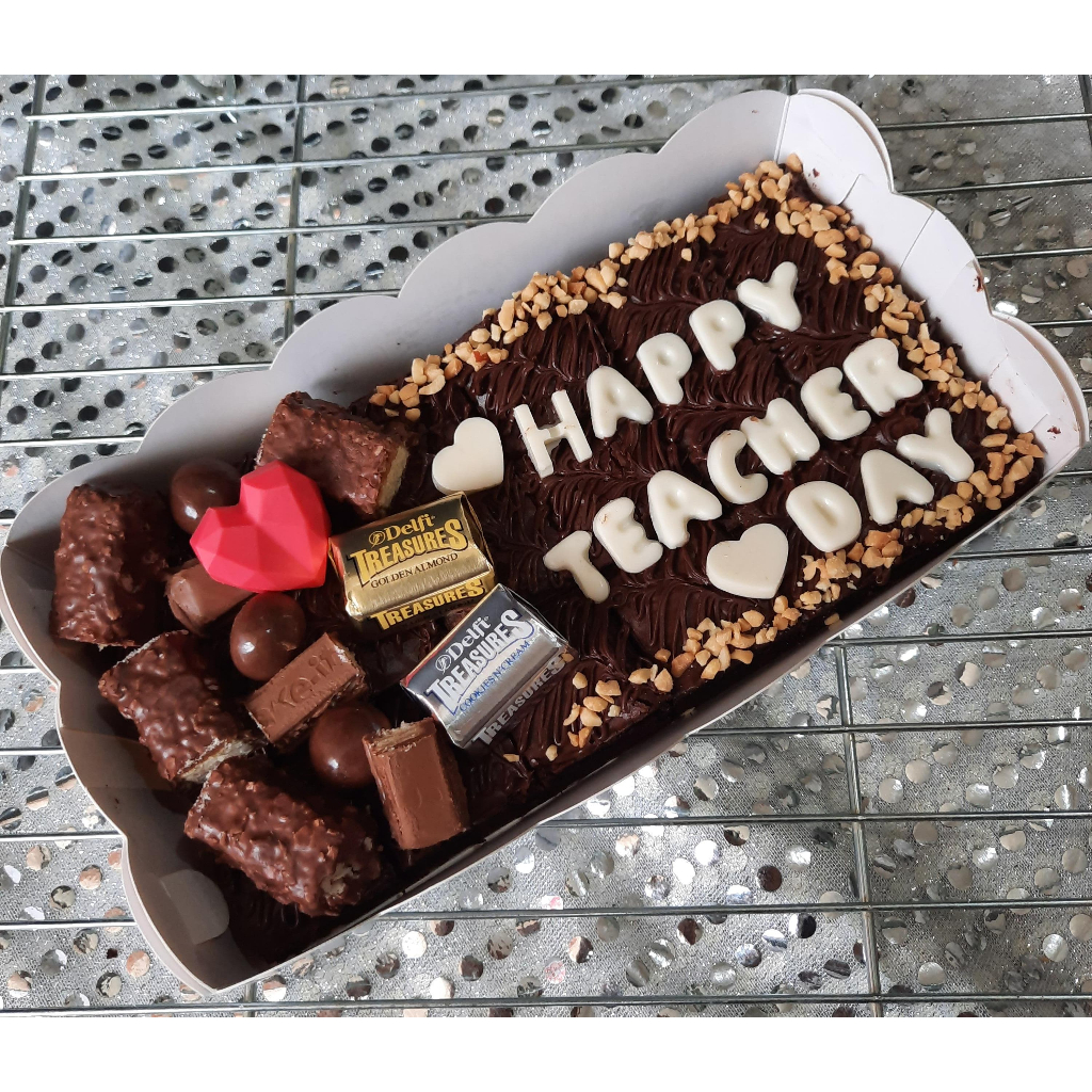 

.Special Brownies Hias Premium Dengan Custom Ucapan ( SCP )