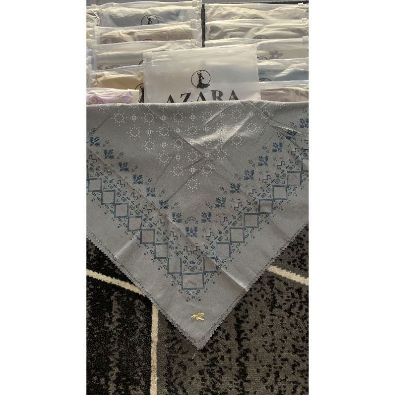 hijab segi empat beauty grey