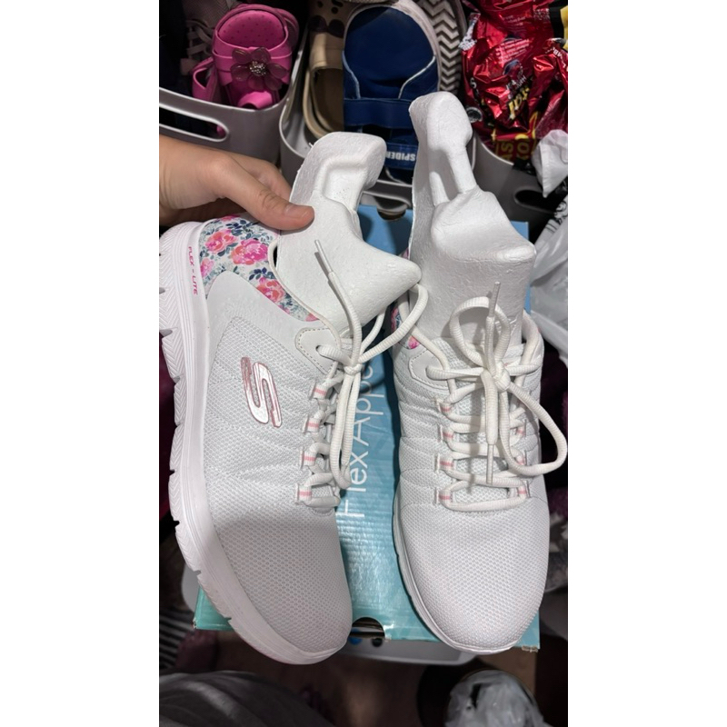 preloved sepatu skechers women shoes