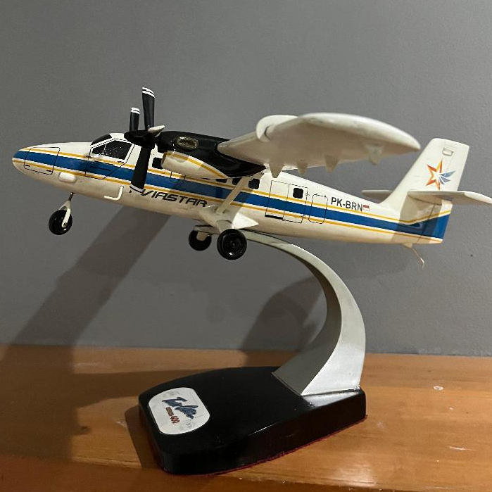 Diecast PT Aviastar Mandiri model De Havilland Canada DHC-6-300 Twin Otter Reg PK-BRN with Stand Sca