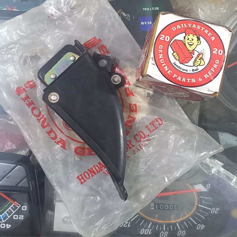 DISK COVER TOPI TUTUP PIRINGAN CAKRAM DEPAN HONDA GL100 GL125 CG125 CB125 ORIGINAL ORI 45140-107-720