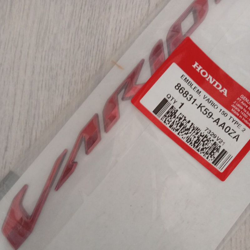 Emblem vario 150 new merah ori