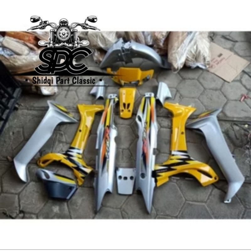 Paket Body Full Set Yamaha Vega R Lama Old Stiker Striping Fiz R Warna Silver kombinasi Kuning Gloss