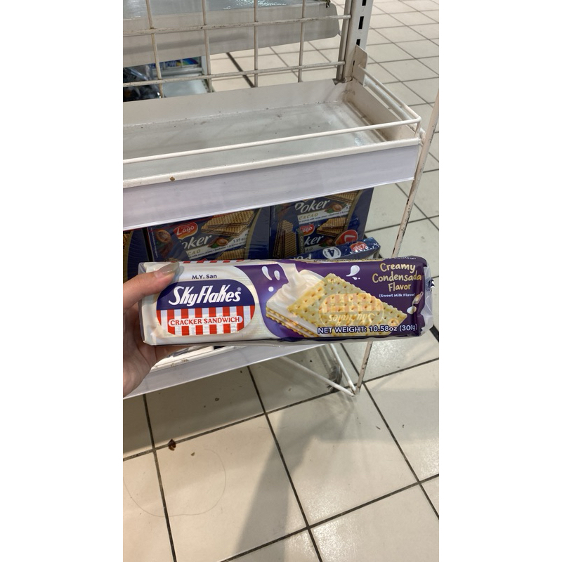 

skyflakes cracker sandwich snack pack isi 10 packs 300gr / 250gr