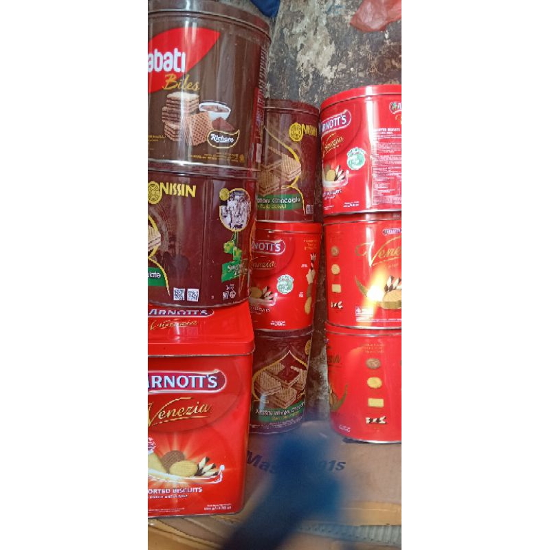 

kalengbekasbiskuit