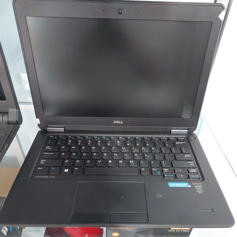 Laptop DELL Latitude E7250 (2nd Grade A, lengkap dus, mulus)