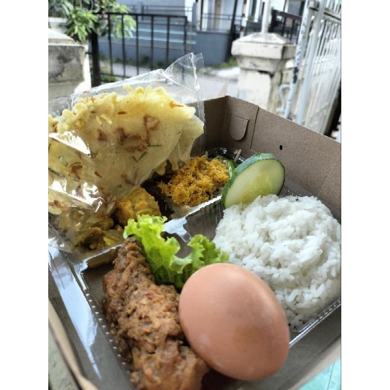 

Paket Nasi Komplit
