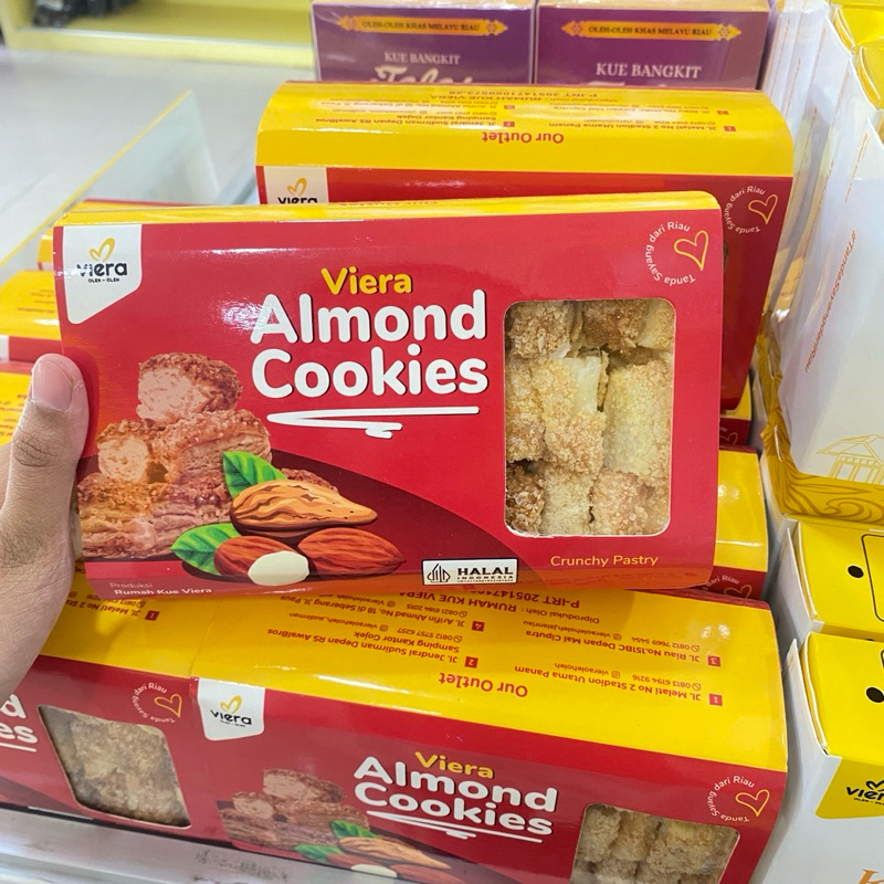 

ALMOND COOKIES