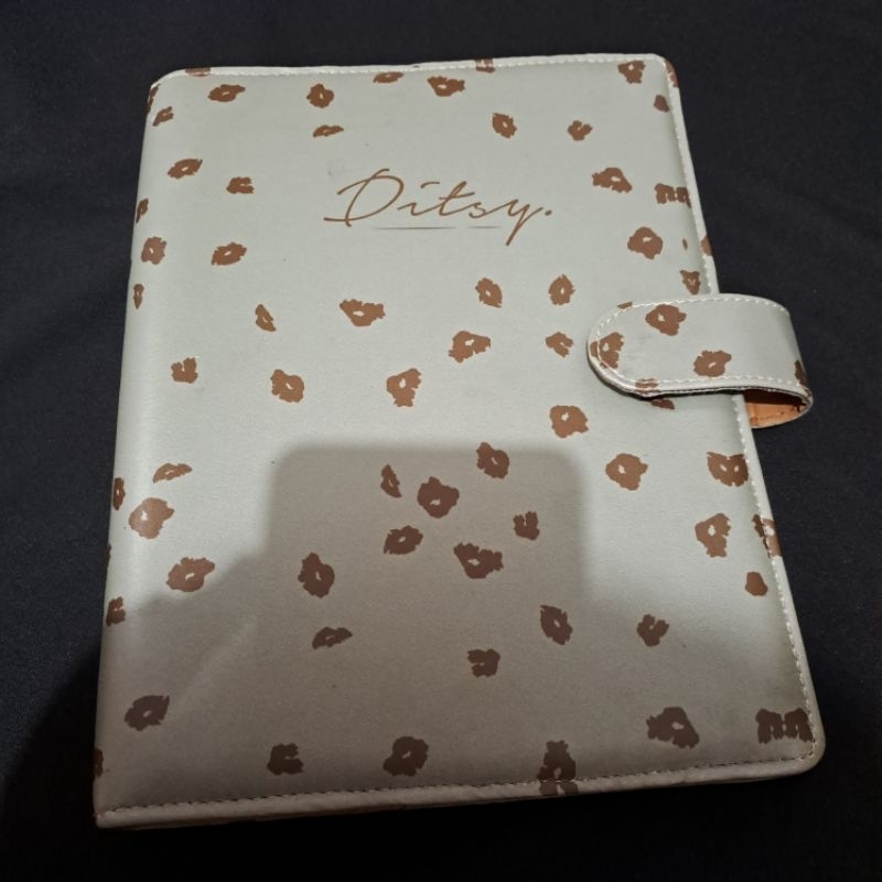 

Preloved Binder Ditsy