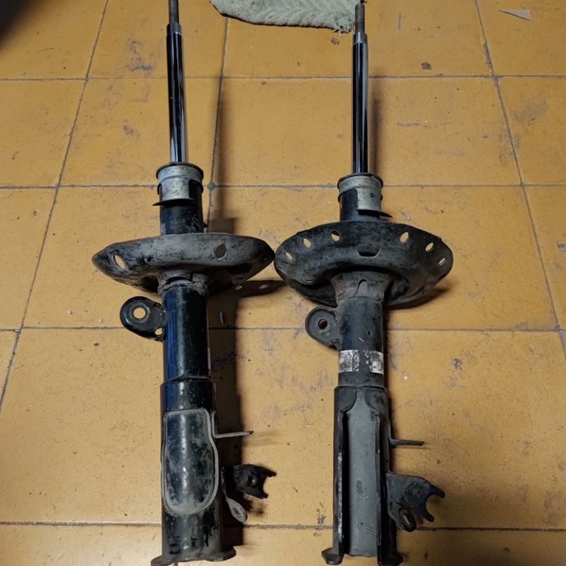 shock showa bekas copotan jazz ge8 RS 2008 kondisi seperti difoto