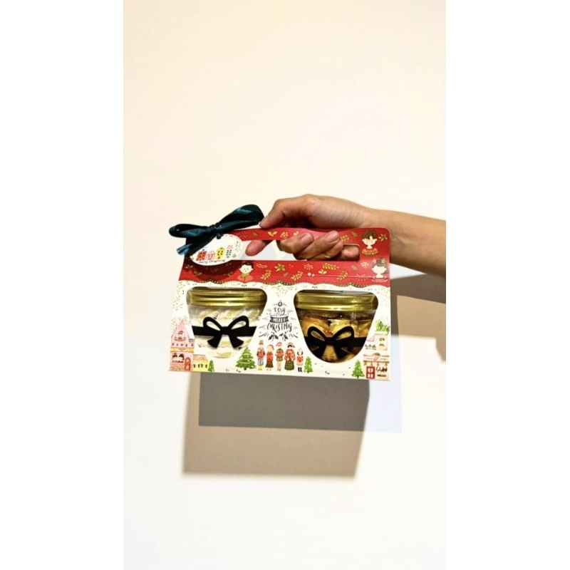 

Hampers Natal Murah / Nastar / Kastengel / Cookies Coklat / Putri Salju