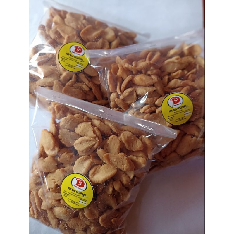 

Kue Biji ketapang/cemilan murah 500 gram