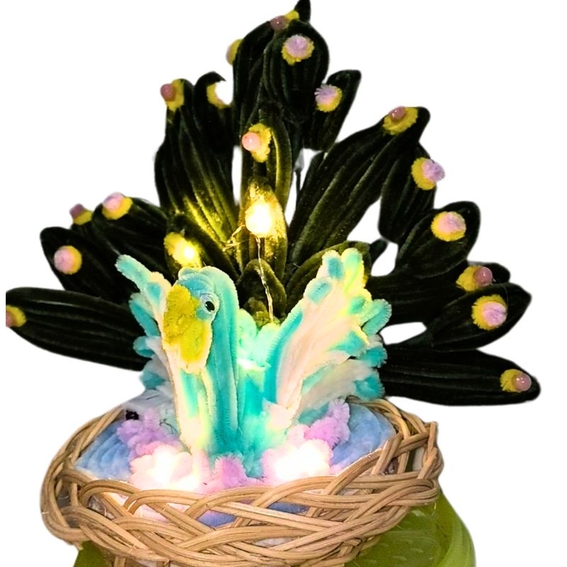 Dekorasi ruangan/ Lampu hias/ Kreasi kawat bulu/ Merak