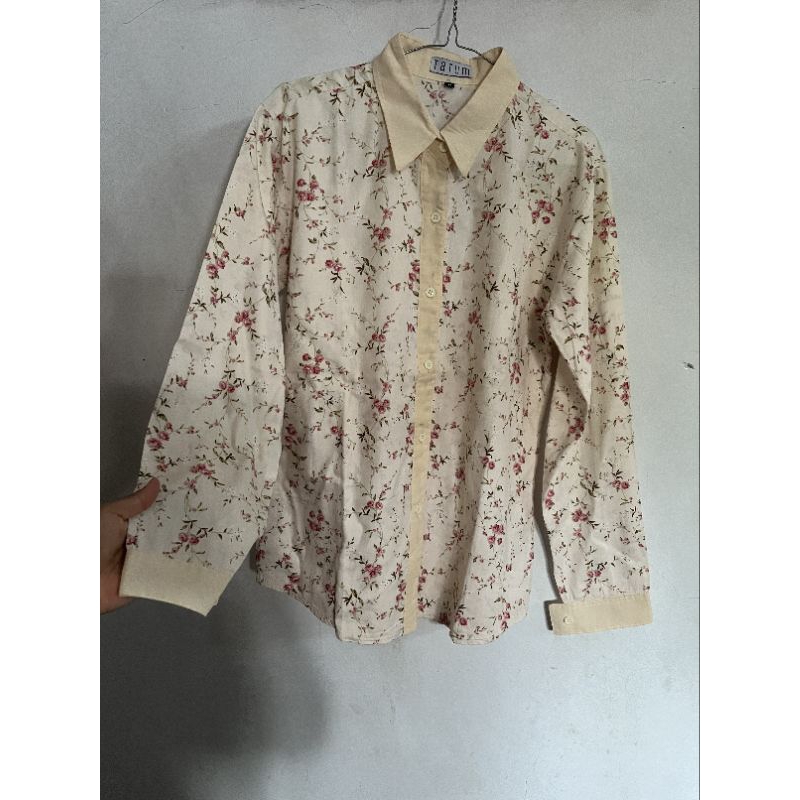 Kemeja Vintage by. Tatum_id | Preloved