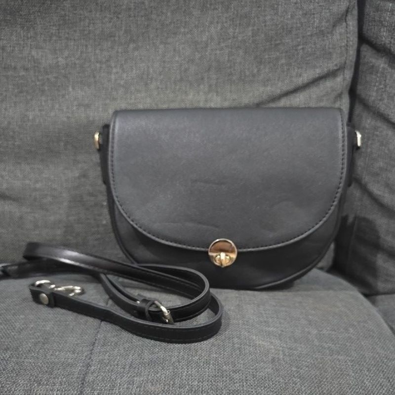 prelovedbytwins-tas preloved DonkieMania Premium KULIT ASLI-hitam