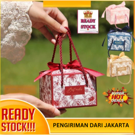 

Paperbag Souvenir Ultah / Kotak Hadiah Hampers / Kotak Souvenir Kado / BOX KOTAK SOVENIR SNACK PERMEN GIFT HAPPY BIRTHDAY ULANG TAHUN KOTAK PERMEN KOTAK COKLAT KEMASAN KADO MOTIF KOTAK GOLD GIFT BOX MINGLE BOX TEA PAI SANGJIT WEDDING / TAS KADO