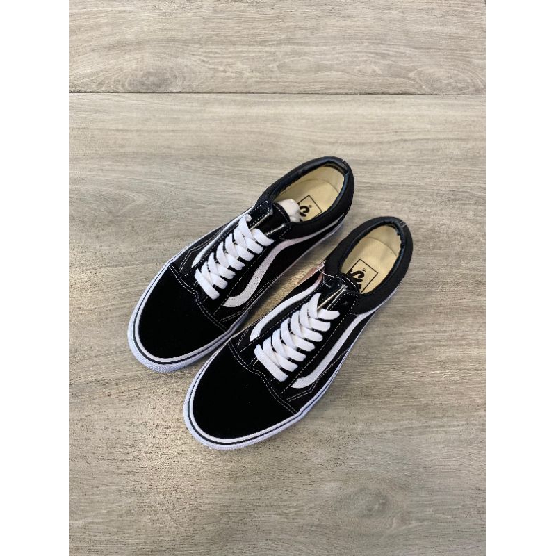 Vans Old skool black white (leaning leather Ada yg crack)