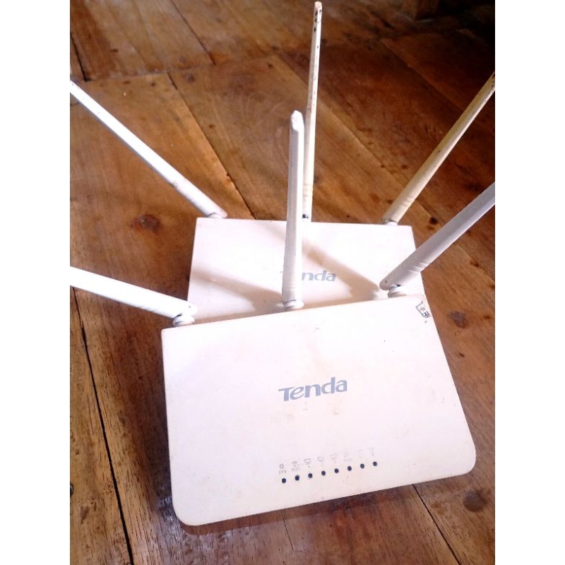 TENDA F03 Bekas Hidup Normal Layak Pakai