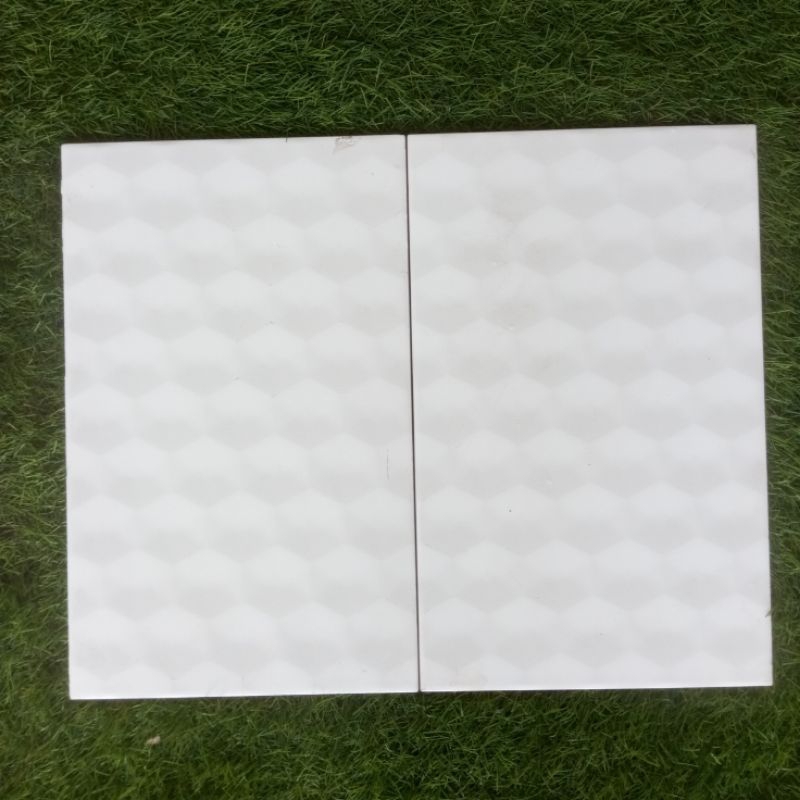 keramik dinding hexagon white 25x40