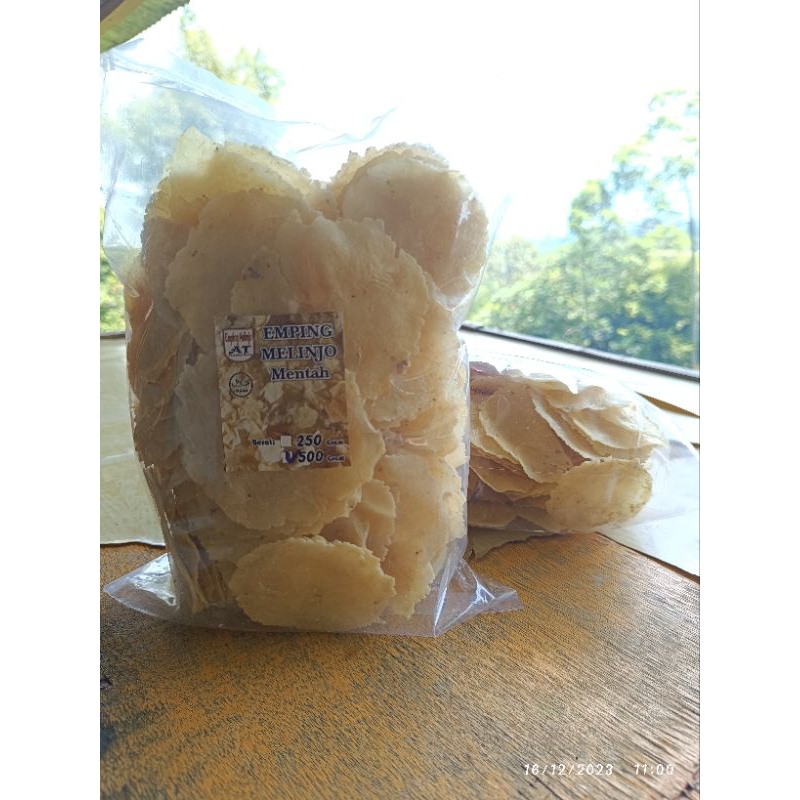 

Emping melinjo mentah kering ( 2 x 250gram )