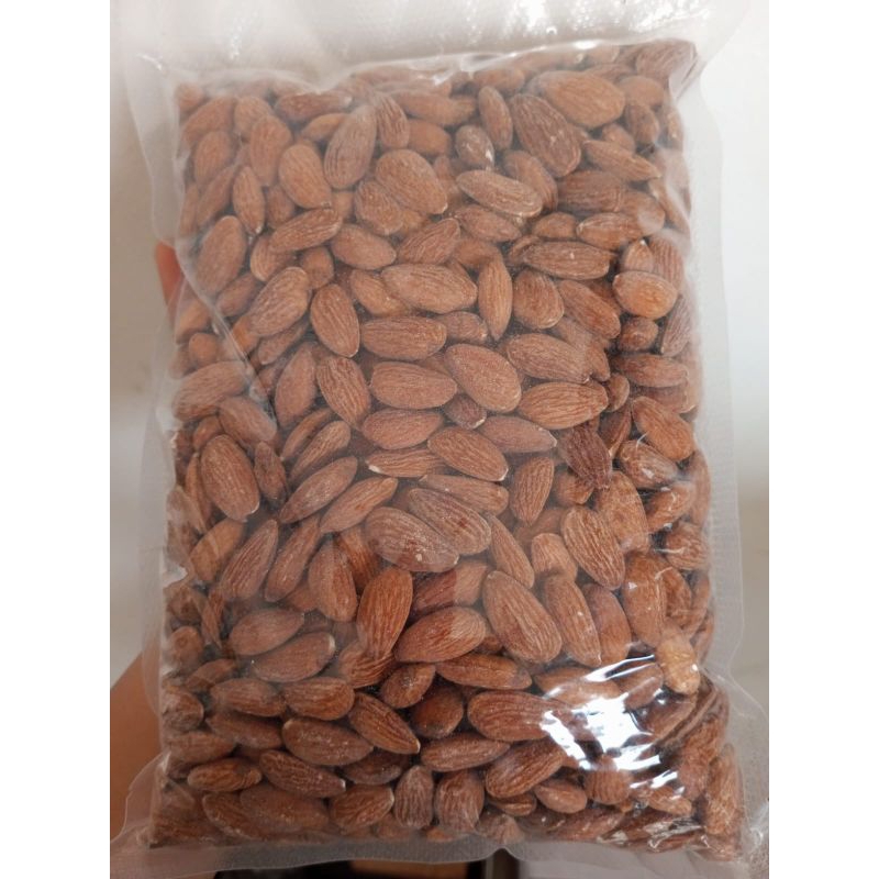 

168rb/kg Kacang Almond Mentah