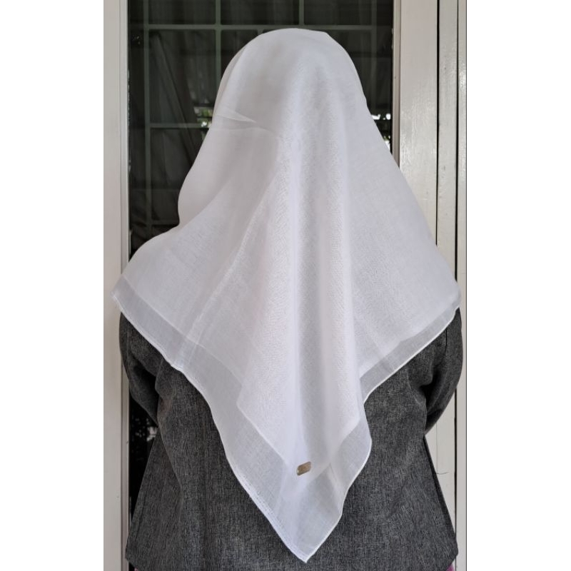 Lissme Paris Jadul White/ Paris Jadul Putih/ Kerudung Segiempat