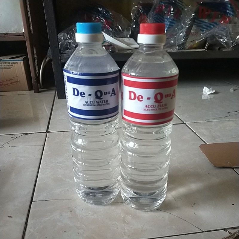 air aki merah+ biru merah untuk isi aki baru / kuras biru untuk tambah bisa untuk air radiator mobil