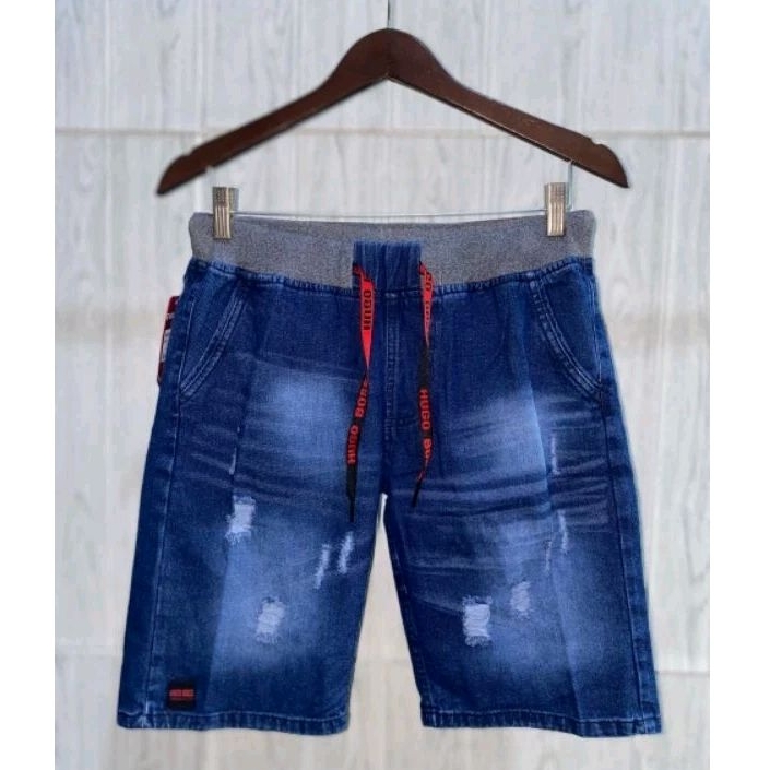 CELANA LEVIS COWOK PENDEK