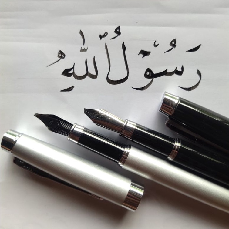 

KODE M69P Pena khatkaligrafi profesional pena belum terisi tinta