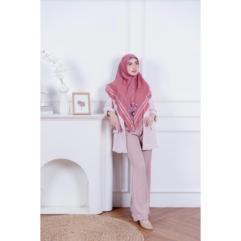 Dekade Series “Magello” Terracota scarf Lontara Makassar