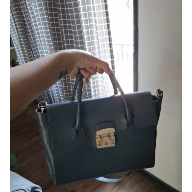 preloved FURLA METROPOLIS SATCHEL NAVY