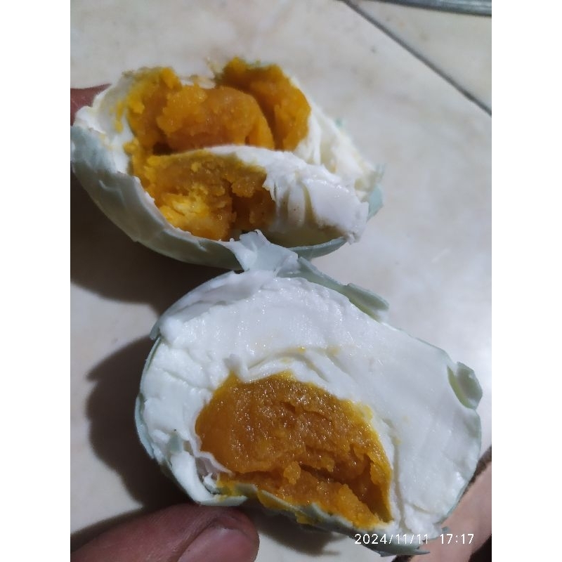 

TELUR ASIN NIKMAT MASIR BERMINYAK (GRADE A B)