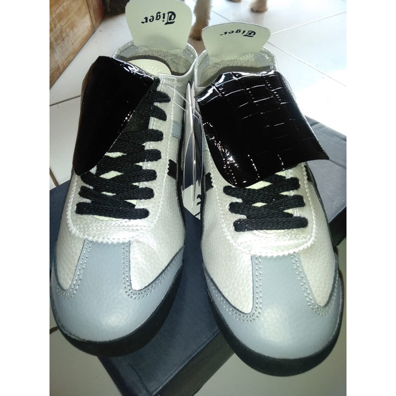 ORI JUAL RUGI SEPATU ONITSUKA Mexico 66 LIMITED EDITION BLACKx GREY SIZE 42