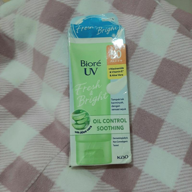 SCARLETT SERUM - BIORE SUNSCREEN