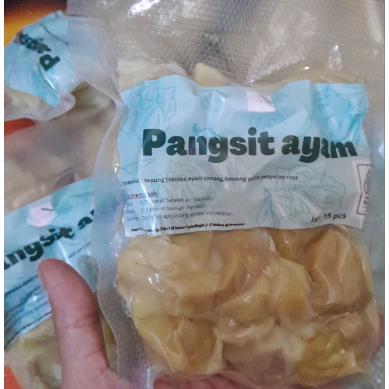 

pangsit ayam /pangsit ayam kukus/pangsit ayam goreng/ pangsit ayam untuk topping isi 15 pcs