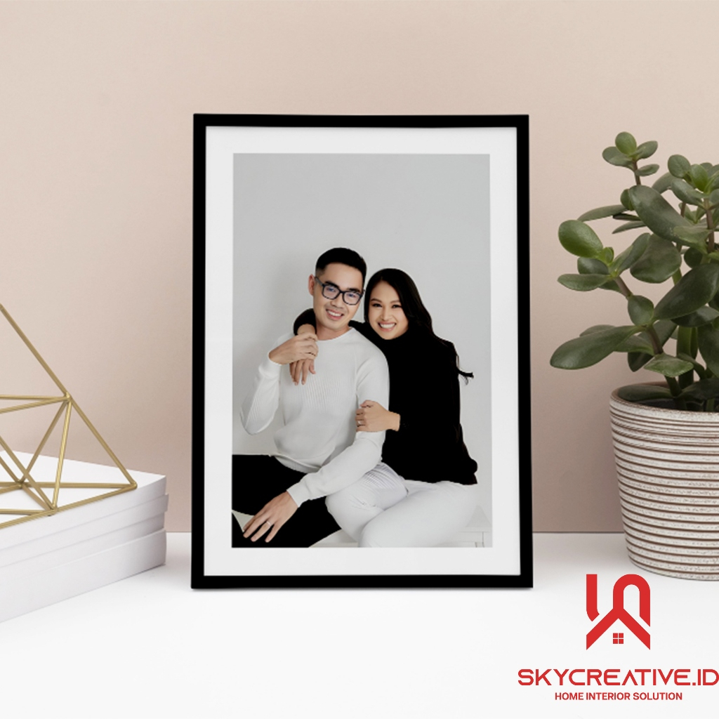 Cetak Foto 10R  20X30 dengan bingkai MDF dipasang didinding  wallpaper dinding kamar aesthetic hiasa