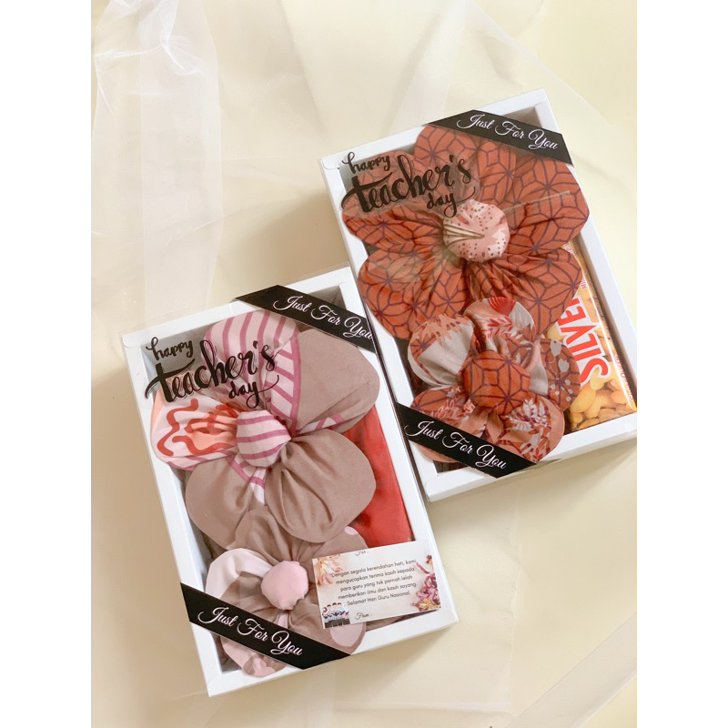 hampers hijab hari guru