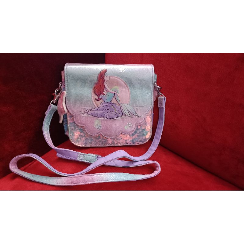preloved tas selempang tas bahu anak perempuan merk Smiggle Disney collection Limited edition