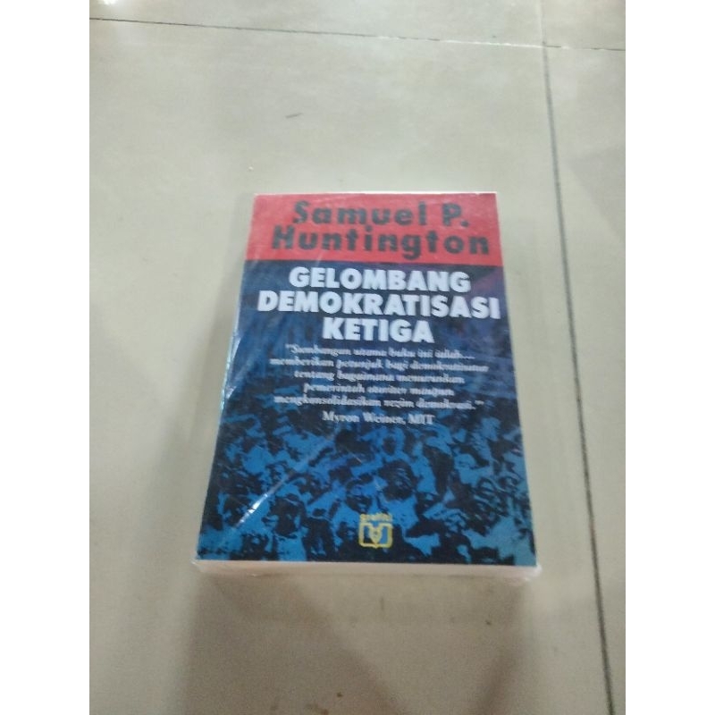 buku gelombang demokratisasi ketiga oleh samuel Huntington