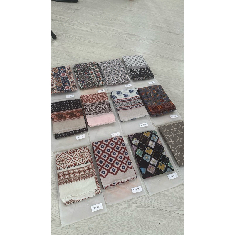 HIJAB MALAY Motif segiempat 115x115