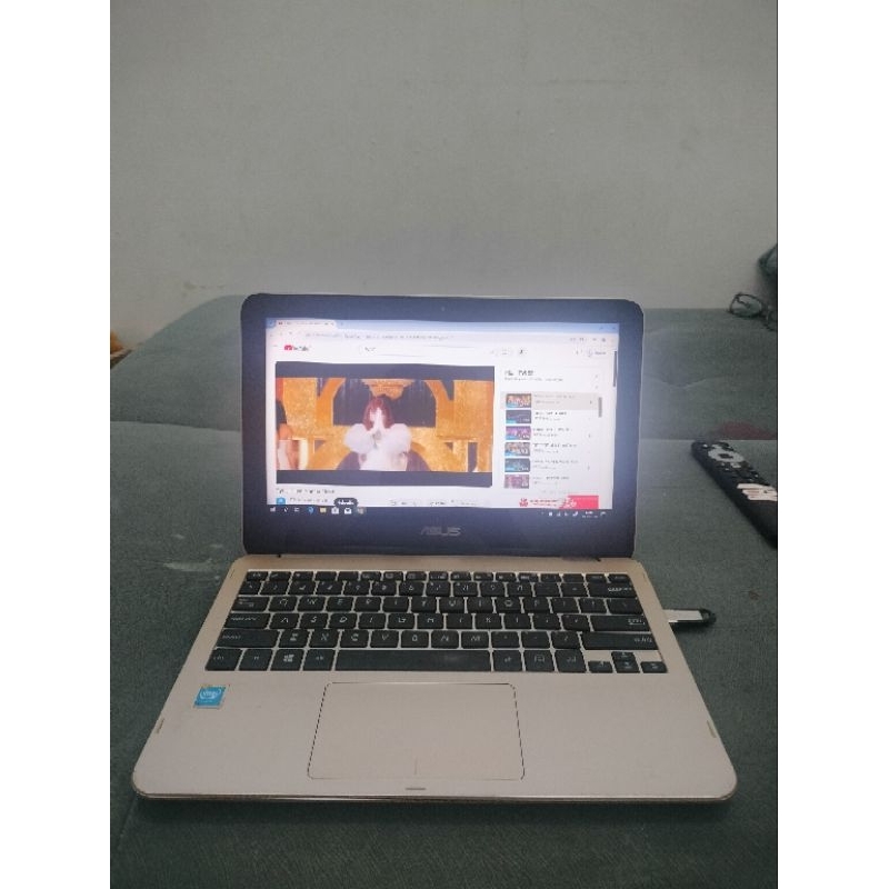 Laptop Asus Touchscreen Ram 4 Gb Murah Siap Pakai