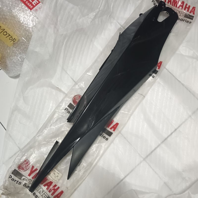 Cover body bodi belakang kanan yamaha jupiter mx135 mx 135 old lama asli original hitam ygp