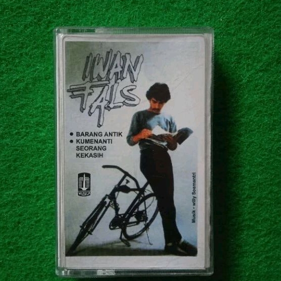 kaset pita Iwan fals barang antik