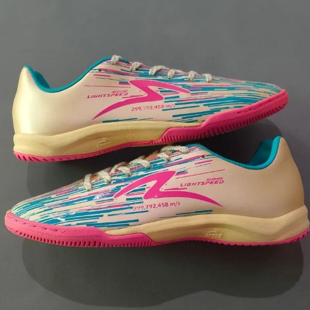 LANGSUNGORDER SEPATU FUTSAL SPECS ALPHA PRO IN GARUDA OLAHRAGA PRIA