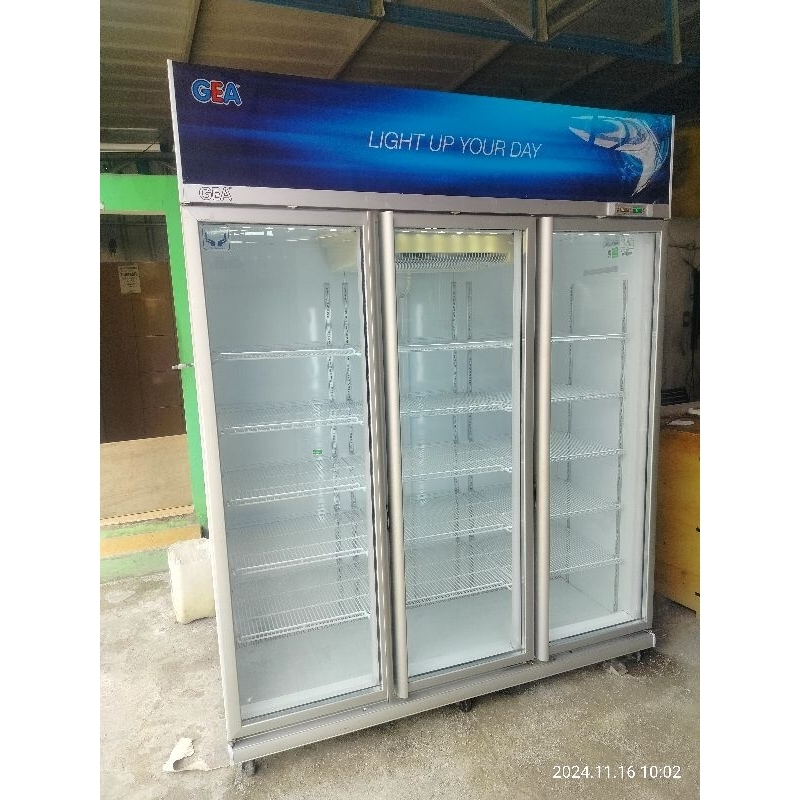 GEA SHOWCASE CHILLER 3 PINTU EXPO-1500AH/CN DISPLAY COOLER LEMARI PENDINGIN