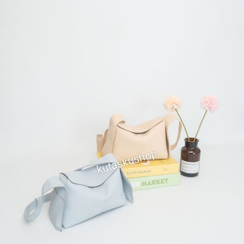 CELLIINE SLING BAG. SLING BAG KULIT JERUK. SLING BAG FASHION. TAS SELEMPANG REMAJA. TAS SELEMPANG SI