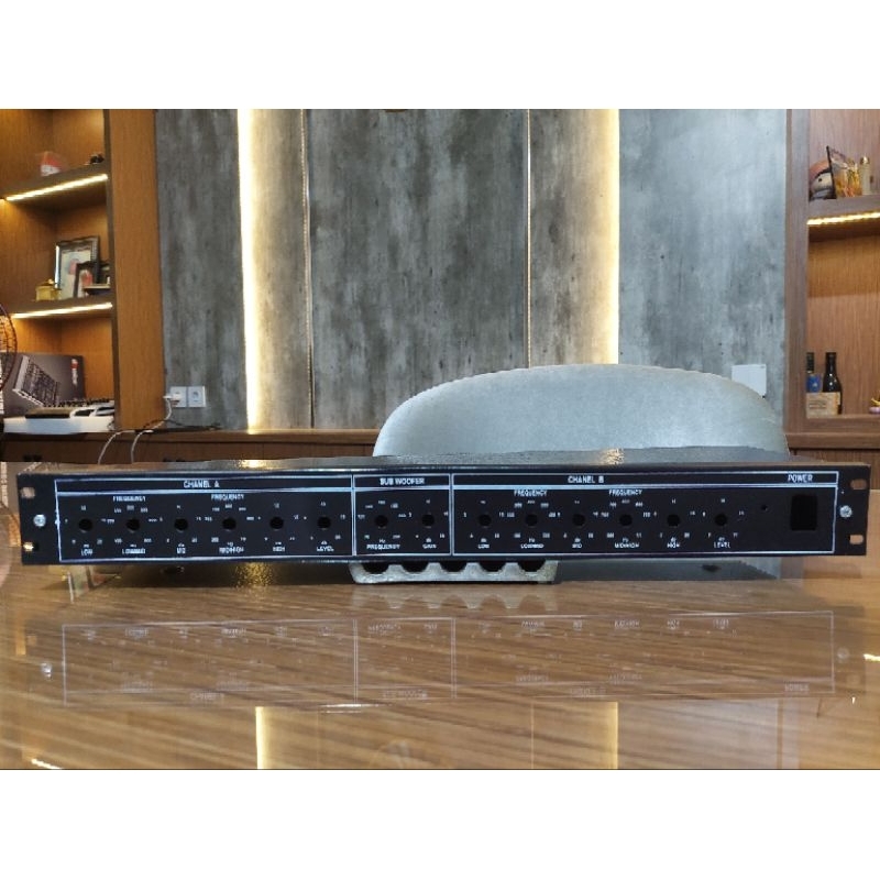 BOX AUDIO CROSSOVER 4WAY PLUS BOSTEC