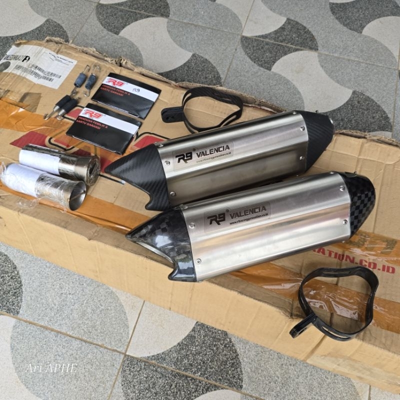 slincer silincer knalpot R9 VALENCIA carbon original kondisi baru